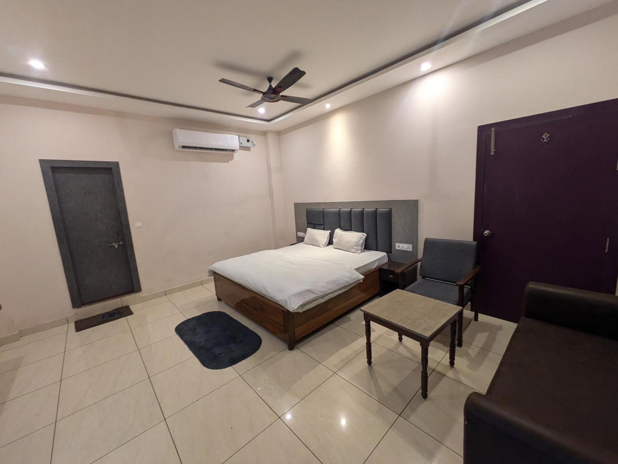 Kishori Vatika Hotel Ramnagar  ภายนอก รูปภาพ