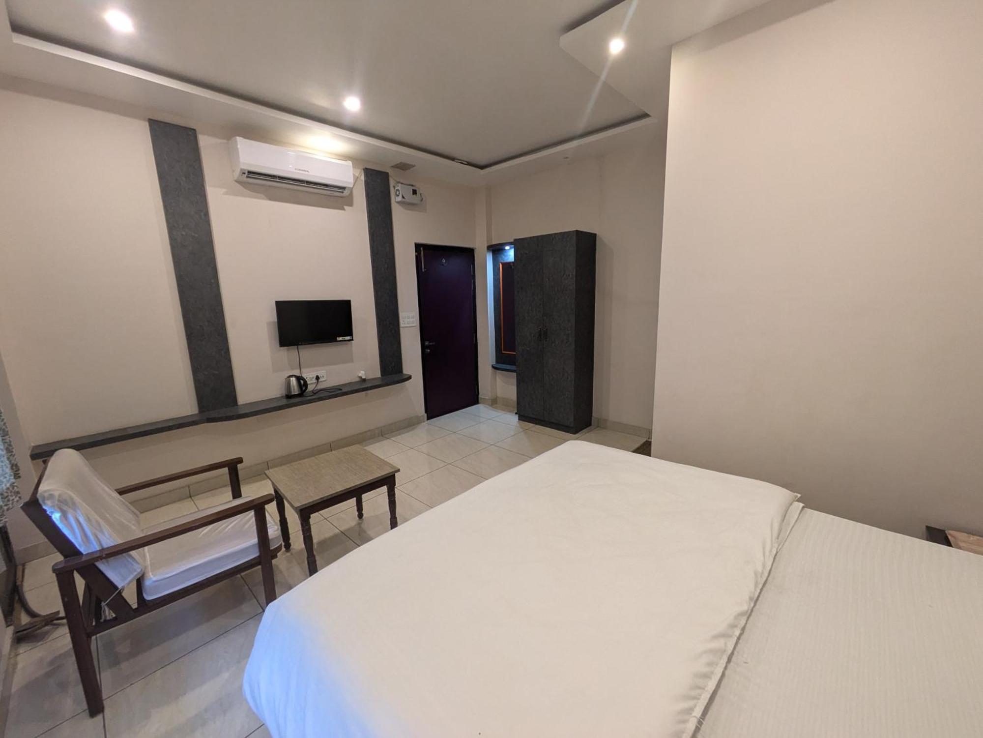 Kishori Vatika Hotel Ramnagar  ภายนอก รูปภาพ