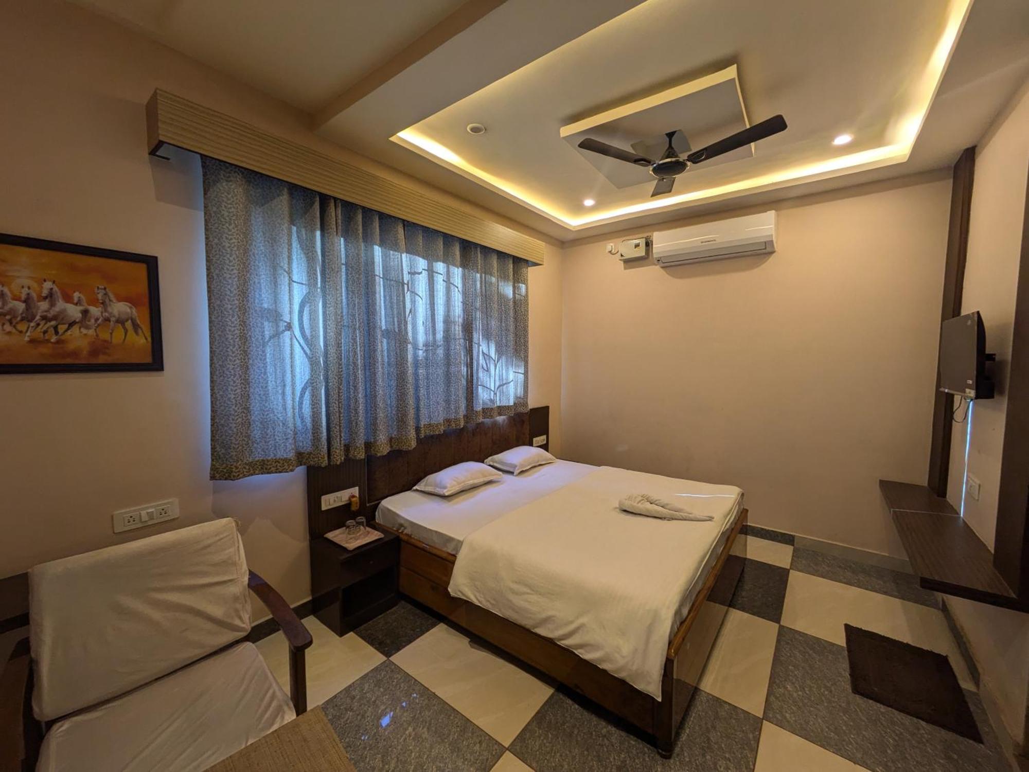 Kishori Vatika Hotel Ramnagar  ภายนอก รูปภาพ