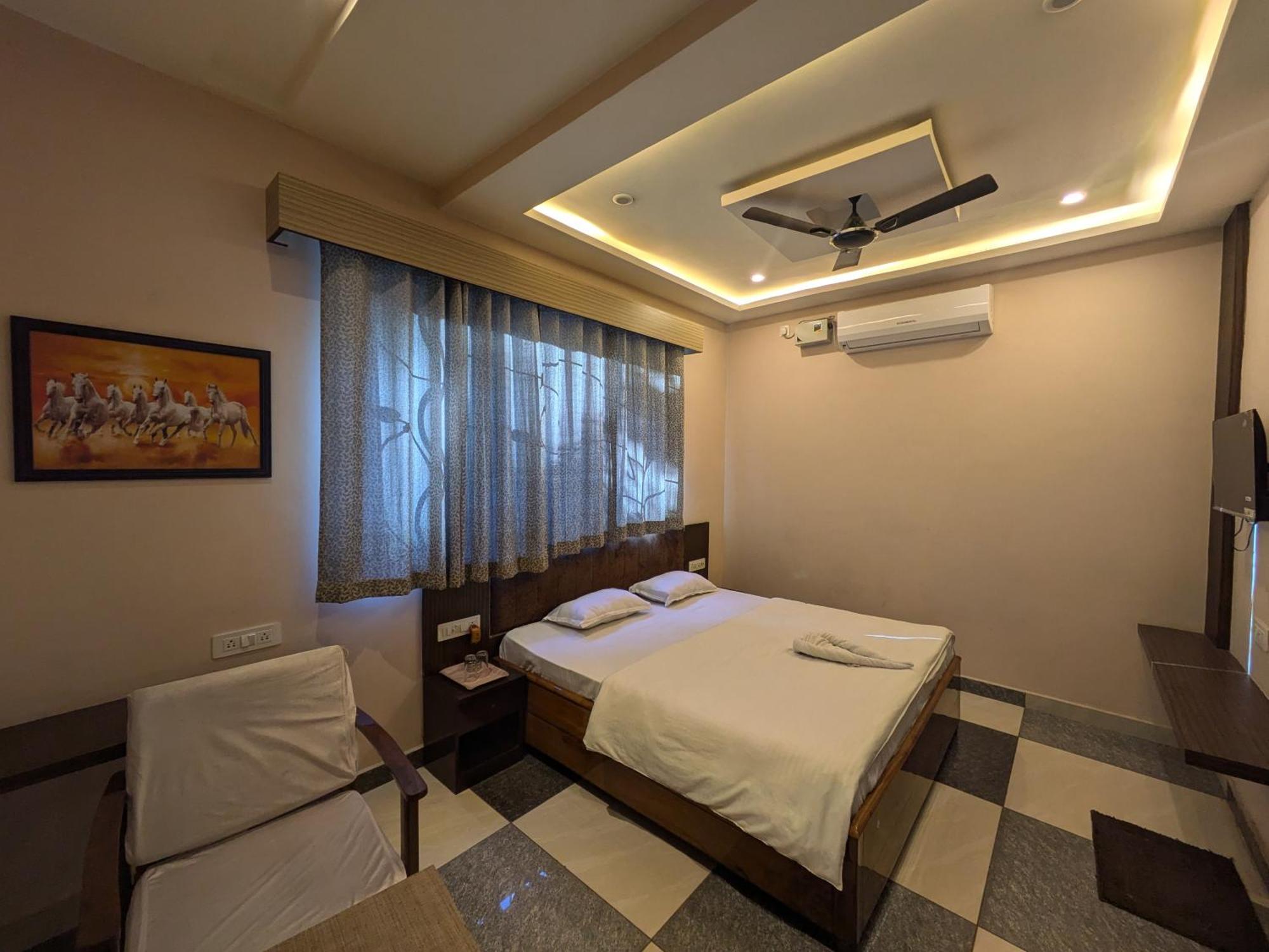 Kishori Vatika Hotel Ramnagar  ภายนอก รูปภาพ