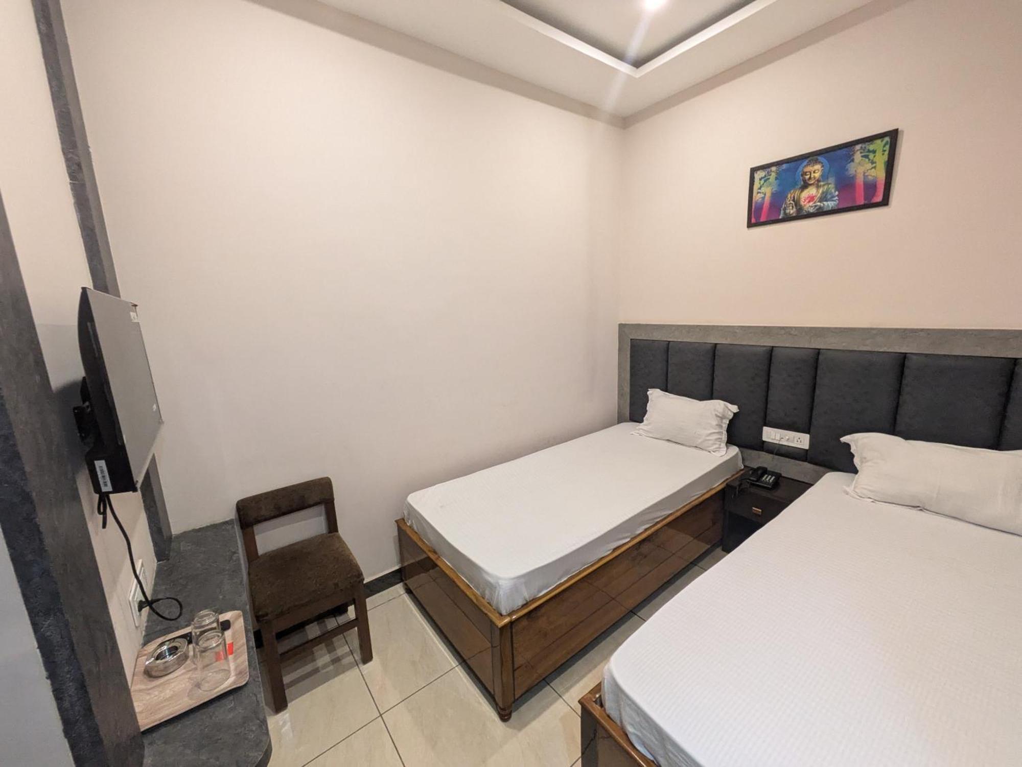 Kishori Vatika Hotel Ramnagar  ภายนอก รูปภาพ