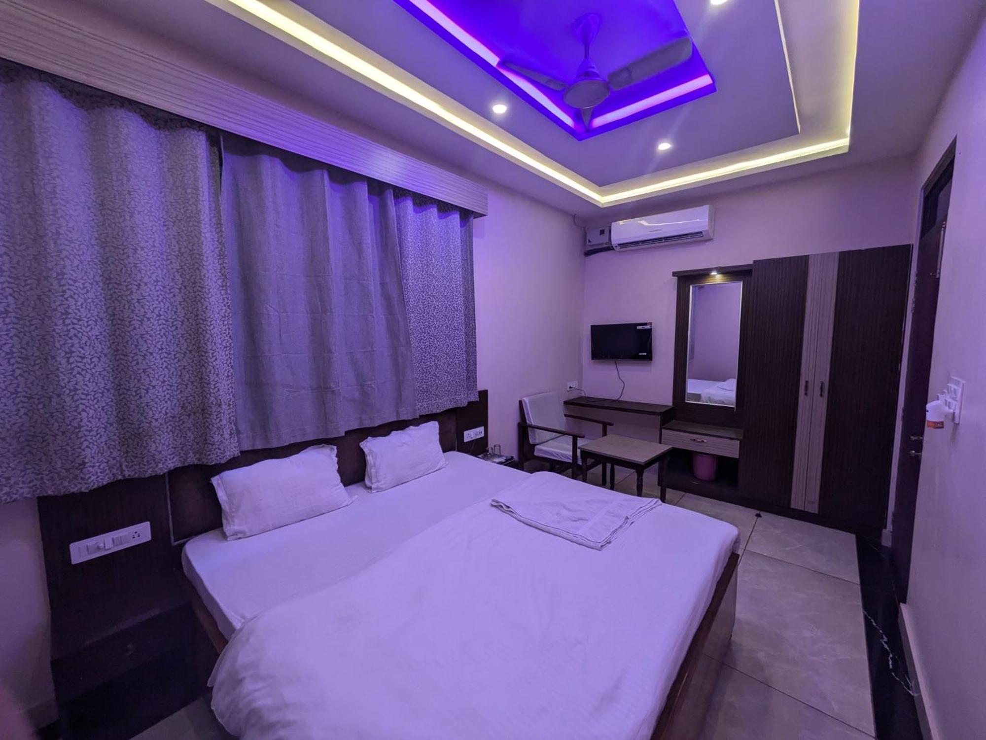 Kishori Vatika Hotel Ramnagar  ภายนอก รูปภาพ